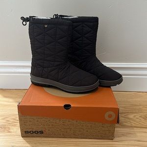 Bogs Womens Snowday Mid Waterproof Boots